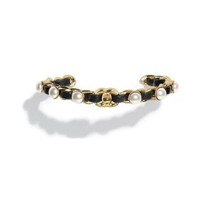 Elegant Gold and Black Pearl Cuff